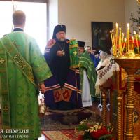 Архиепископ Артемий возглавил соборное богослужение в храме Святителя Николая поселка Берестовица