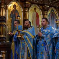 Архиепископ Артемий совершил в Покровском соборе литургию и диаконскую хиротонию