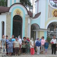 Прихожане храма Архангела Михаила города Скиделя организовали паломничество для инвалидов в Лавришевский монастырь