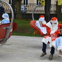 В парк Жилибера на выходных наведались Деды Морозы