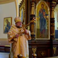 Архиепископ Артемий возглавил воскресную Божественную литургию в Покровском соборе