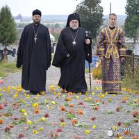 В день праздника Воздвижения Креста Господня архиепископ Артемий совершил литургию в храме города Свислочь