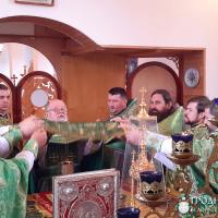 В храме деревни Демброво состоялось соборное богослужение Щучинского благочиния