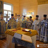 Архиепископ Артемий совершил литургию в храме в честь Казанской иконы Божией Матери деревни Поречье