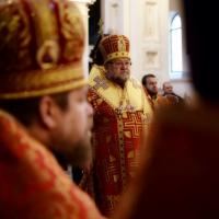 Архиепископ Артемий совершил в Покровском соборе Божественную литургию и иерейскую хиротонию