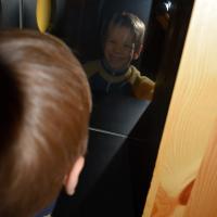 Ребята из детского клуба «Нарния» посетили уникальную интерактивную выставку «Очевидное и невероятное: оптические эффекты»