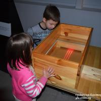 Дети-сироты из Понемуньского детского дома посетили уникальную интерактивную выставку «Очевидное и невероятное: оптические эффекты» 