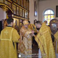 В день памяти благоверного князя Александра Невского архиепископ Артемий совершил литургию в Свято-Владимирской церкви города Гродно