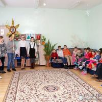 Воспитанники воскресной школы и священники щучинских храмов посетили социальный приют в деревне Лещанка
