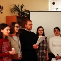 Молодёжка Покровского собора организовала Рождественский праздник для подопечных центра дневного пребывания инвалидов