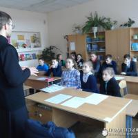 Священник провел беседу о наркотической зависимости в базовой школе агрогородка Пархимовцы