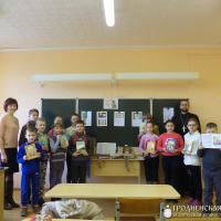 В воскресной школе прихода святой Софии города Мосты провели занятие, приуроченное к празднованию Дня православной книги