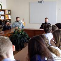 В Обуховской средней школе прошла встреча с руководителем молодежного отдела Гродненской епархии