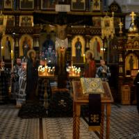 Архиепископ Артемий совершил в Покровском соборе утреню Великого пятка с чтением 12 Страстных Евангелий