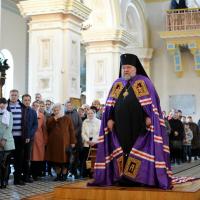 Архиепископ Артемий возглавил Пасхальную вечерню в кафедральном соборе города Гродно