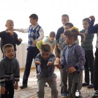 Братчики поздравили с Пасхой воспитанников Волковысского детского дома