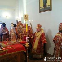 В день перенесения мощей Святителя Николая архиепископ Артемий совершил литургию в домовой церкви Архиерейского Подворья