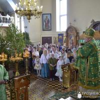 В день Пятидесятницы архиепископ Артемий совершил литургию в храме в честь Святой Троицы поселка Россь