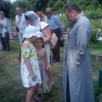 Священник совершил молебен на месте разрушенного храма деревни Пруды