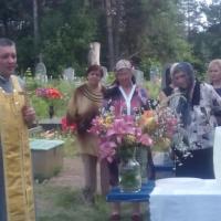 Священник совершил молебен на месте разрушенного храма деревни Пруды