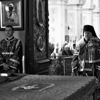 Накануне праздника Воздвижения Креста Господня архиепископ Артемий совершил всенощное бдение в Покровском соборе