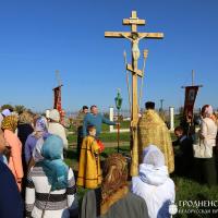 В поселке Зельве установили поклонный крест