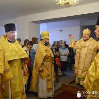 Архиепископ Артемий совершил литургию в нижнем храме прихода Богоявления Господня города Щучин