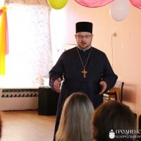 Священник принял участие во встрече в Зельвенском социальном центре