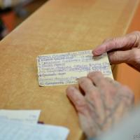 Старейшего читателя библиотеки Покровского собора поздравили с 90-летием