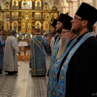 Накануне праздника Покрова Богородицы архиепископ Артемий возглавил всенощное бдение в кафедральном соборе Гродно