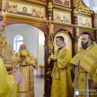 В день памяти новомучеников и исповедников Земли Белорусской архиепископ Артемий совершил литургию в храме города Скидель