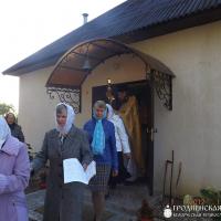 В деревне Галубы установили крест на купол новосооруженного домового храма