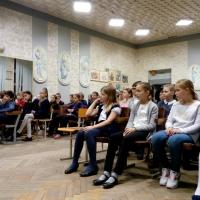 О дружбе и единстве с учащимися школы №8 поговорил клирик Покровского собора