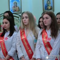 Выпускники медицинских учебных заведений посетили храм святителя Луки