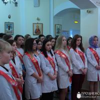 Выпускники медицинских учебных заведений посетили храм святителя Луки