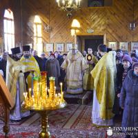 Архиепископ Артемий совершил литургию в Александро-Невской церкви поселка Вороново