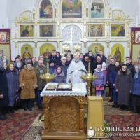 В храме деревни Верейки в новогоднюю ночь совершили Божественную литургию и молебен