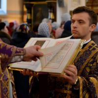В Неделю Крестопоклонную архиепископ Артемий возглавил Литургию в Покровском соборе