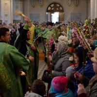 В канун праздника Входа Господня в Иерусалим архиепископ Артемий совершил всенощное бдение в кафедральном соборе Гродно