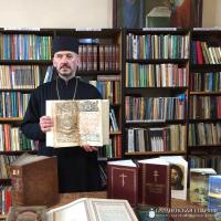 Настоятель храма поселка Берестовица провел беседу на тему «Мир православной книги»