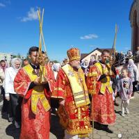 Архиепископ Артемий совершил литургию в храме великомученика Георгия поселка Красносельский