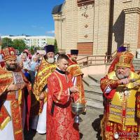 Архиепископ Артемий совершил литургию в храме великомученика Георгия поселка Красносельский