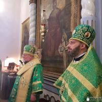В день Святой Троицы архиепископ Артемий совершил литургию в храме поселка Зельва