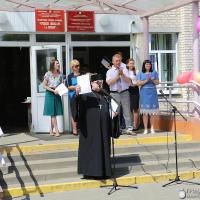 Благочинный Зельвенского округа принял участие в торжественных линейках