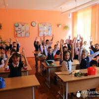 Благочинный Зельвенского округа посетил гимназию №1