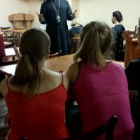 Священник провел беседу со студентами семейного клуба медицинского колледжа г. Гродно