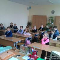 Настоятель прихода поселка Сопоцкин встретился с детьми Ратичской средней школы