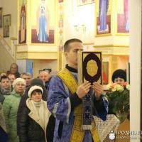 Архиепископ Артемий совершил литургию в малой церкви в честь Введения во храм Пресвятой Богородицы города Волковыска