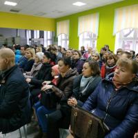 Клирик Покровского собора выступил на родительских собраниях в школе №2