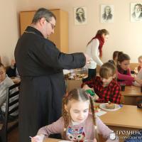 На приходе поселка Зельва прошел «сладкий стол» для участников детского церковного хора